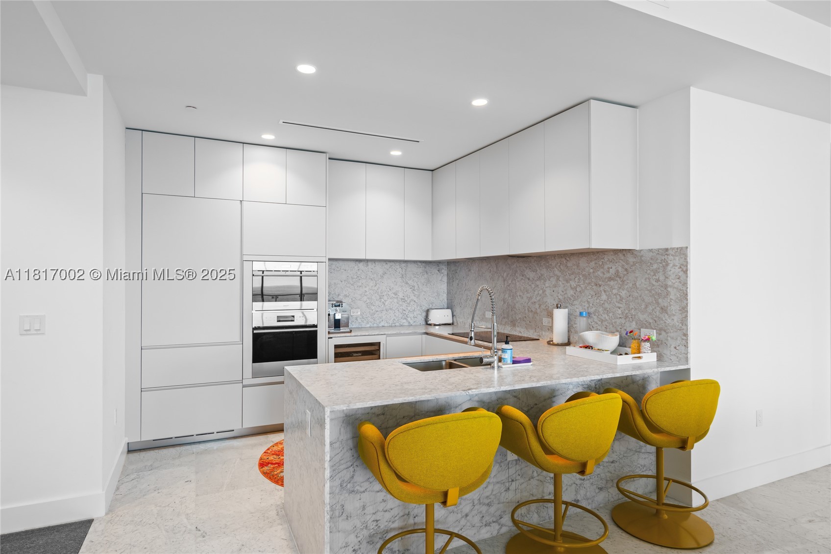 5775 Collins Ave #1602, Miami Beach FL 33140