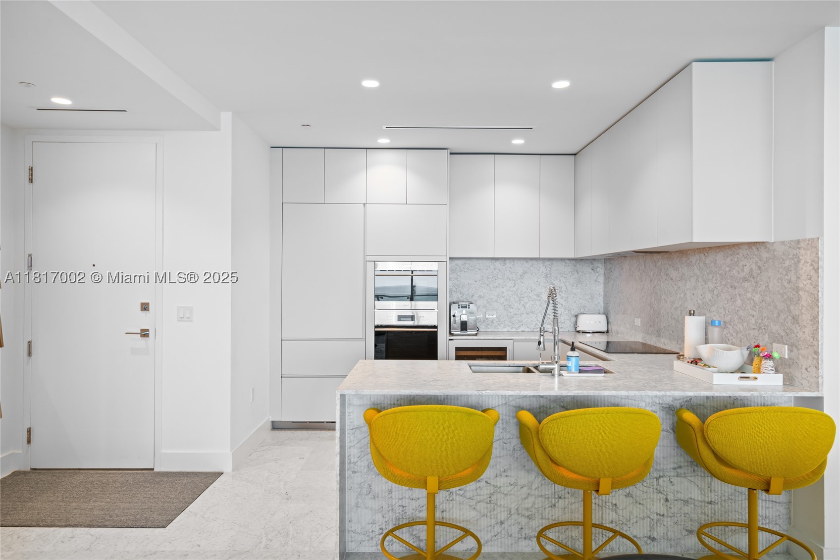 5775 Collins Ave #1602, Miami Beach FL 33140