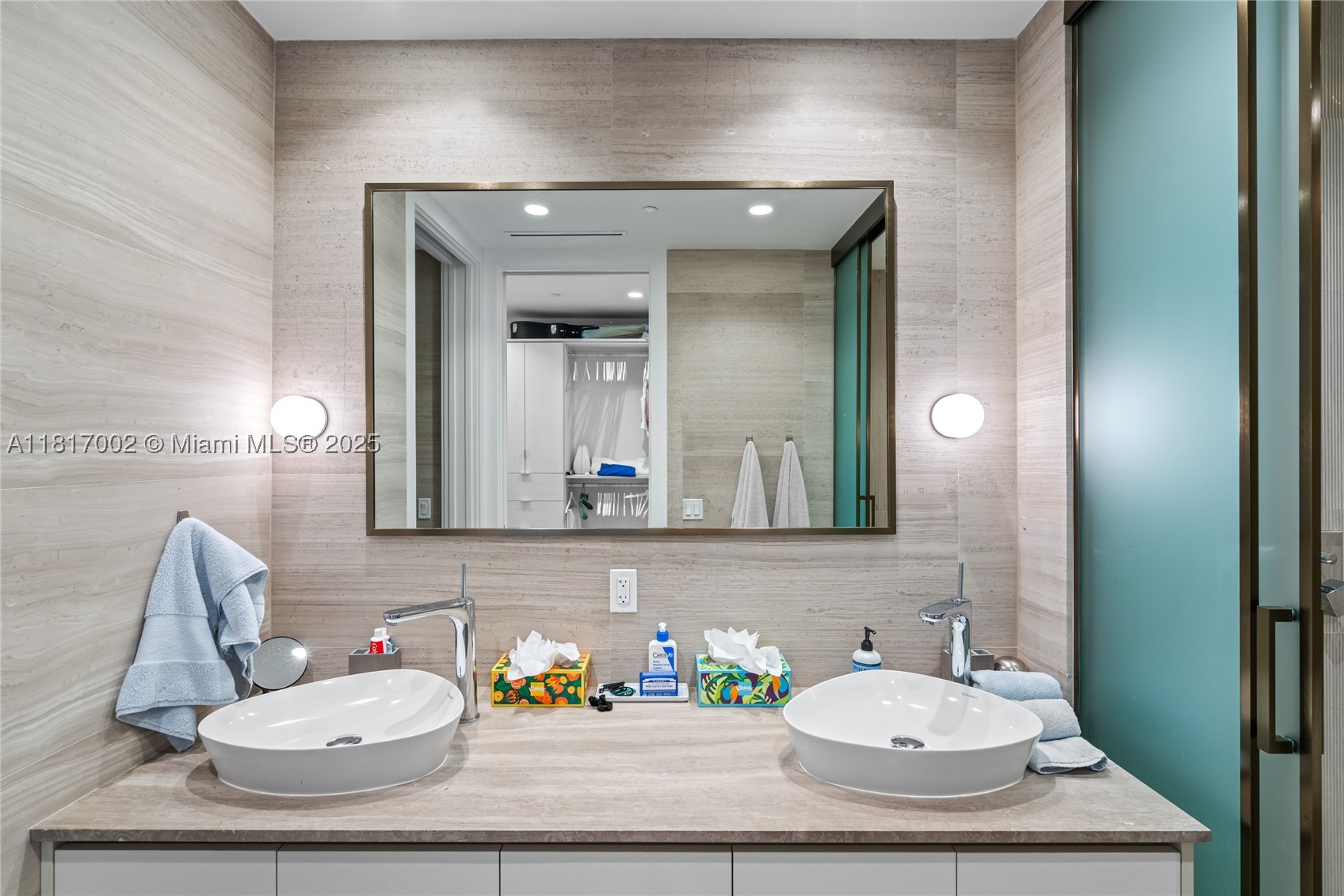 5775 Collins Ave #1602, Miami Beach FL 33140