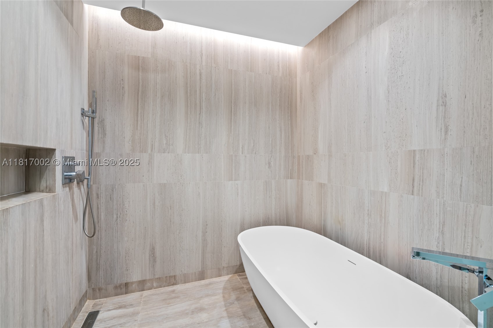 5775 Collins Ave #1602, Miami Beach FL 33140