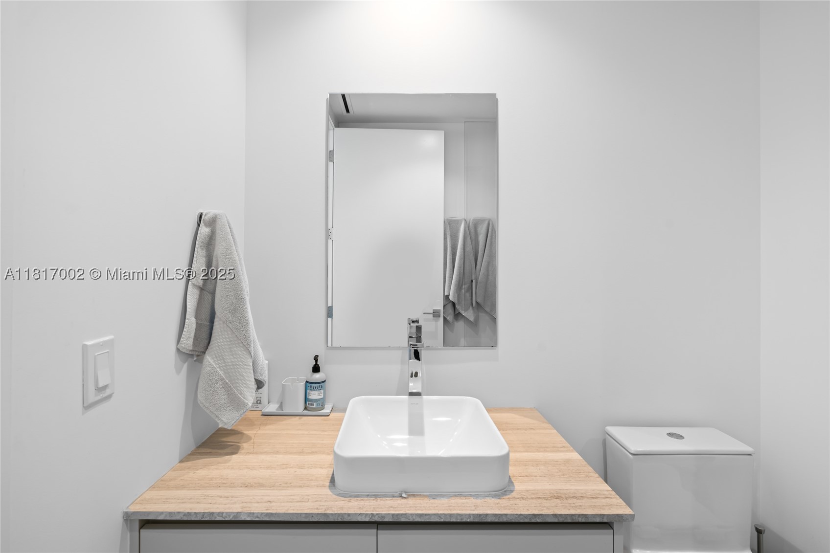 5775 Collins Ave #1602, Miami Beach FL 33140