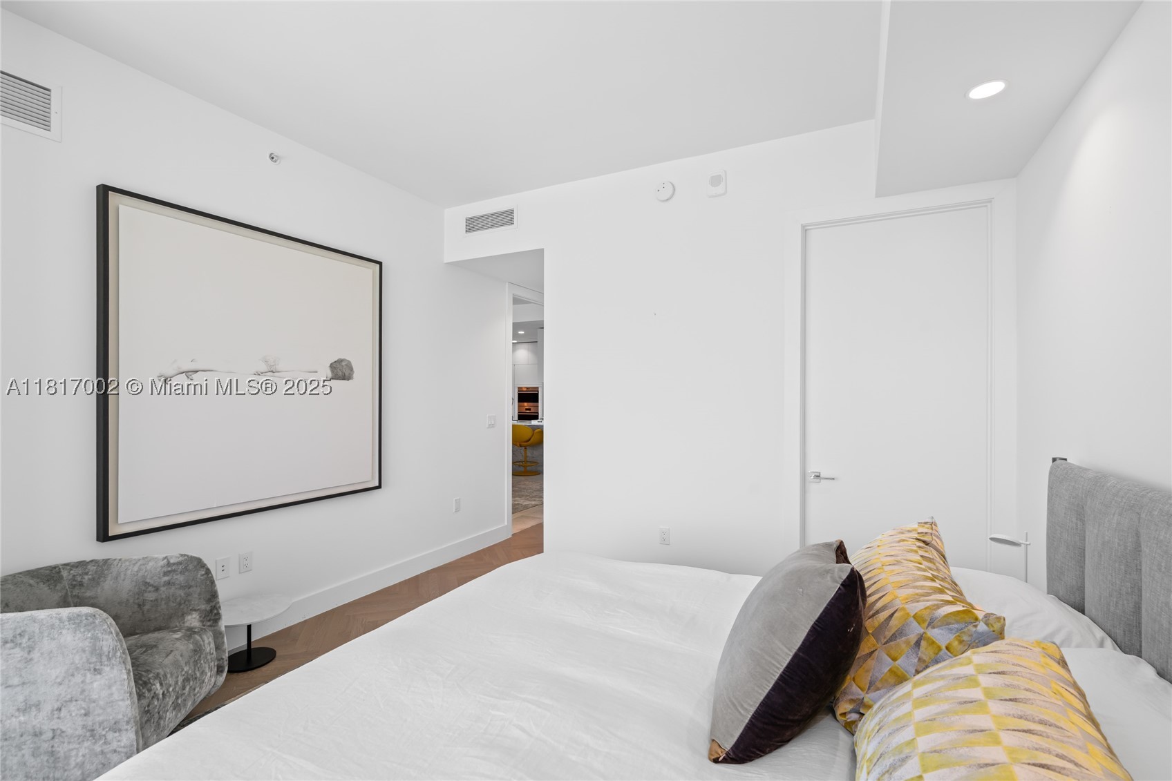 5775 Collins Ave #1602, Miami Beach FL 33140