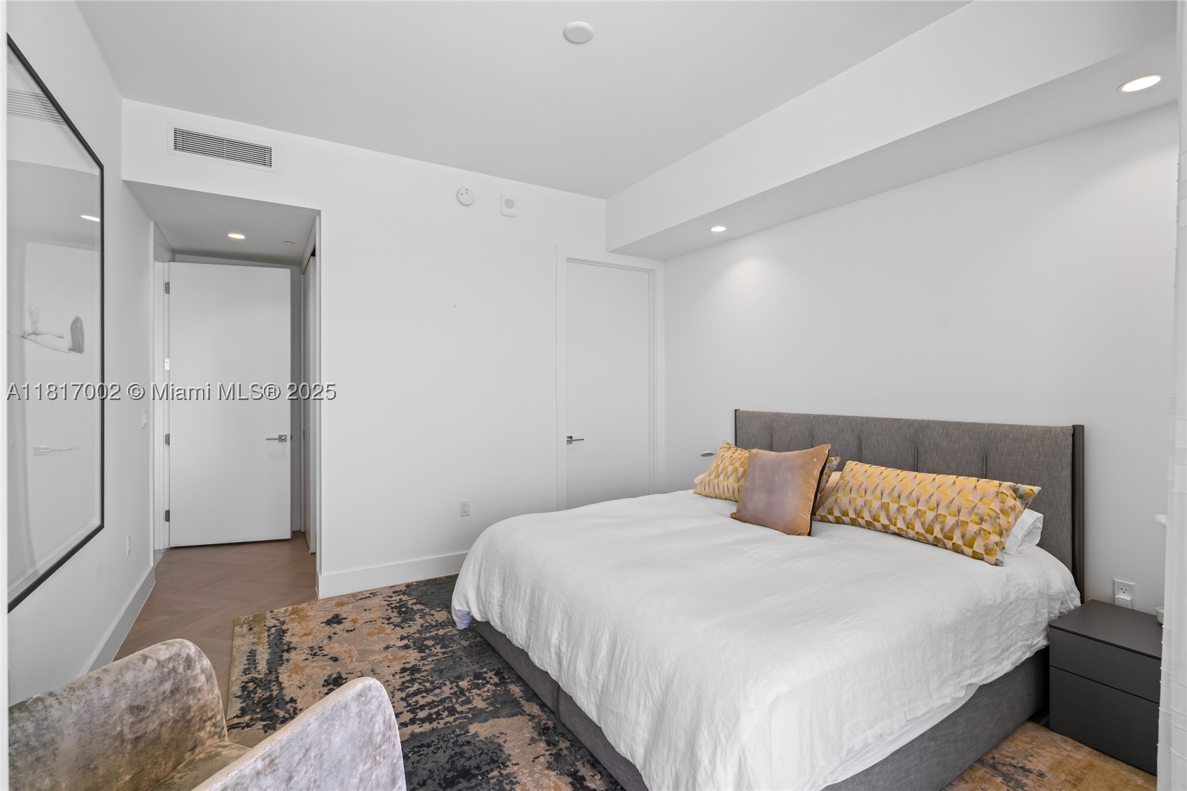 5775 Collins Ave #1602, Miami Beach FL 33140