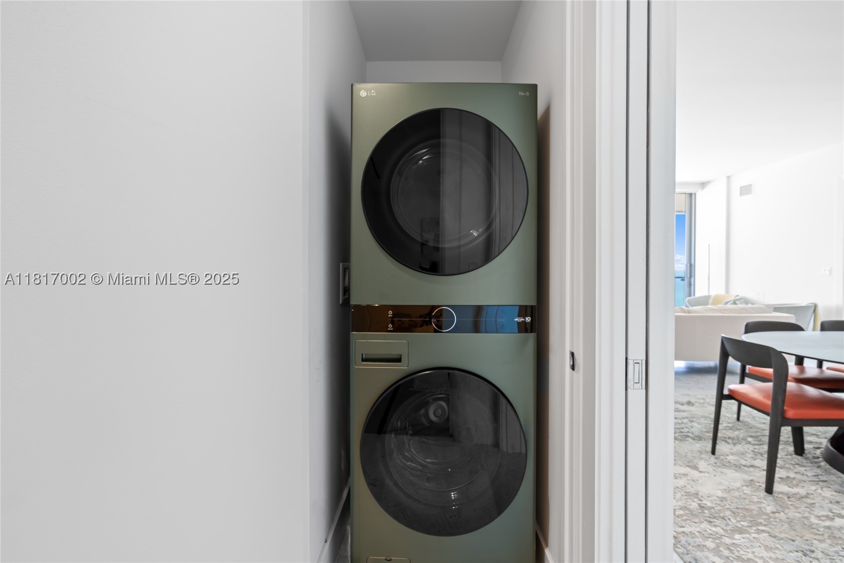 5775 Collins Ave #1602, Miami Beach FL 33140
