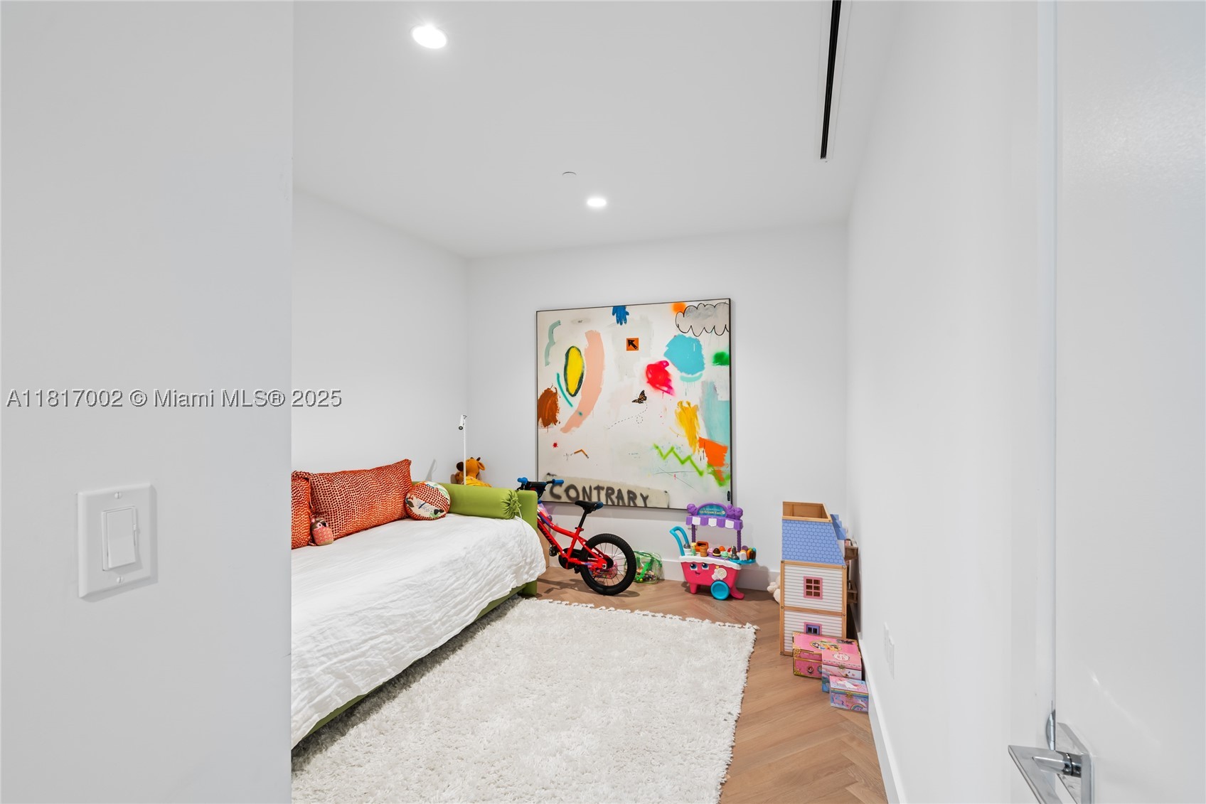 5775 Collins Ave #1602, Miami Beach FL 33140