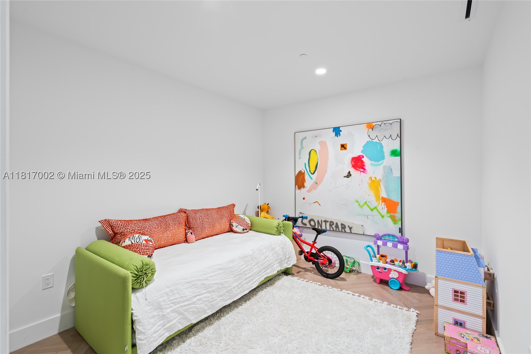 5775 Collins Ave #1602, Miami Beach FL 33140