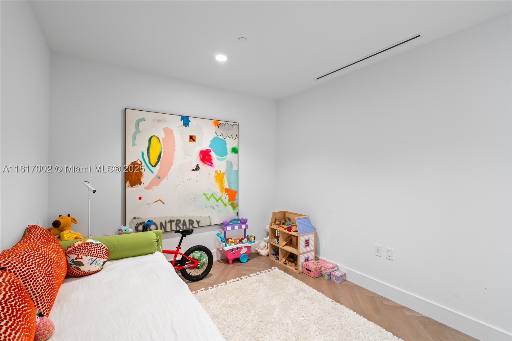 5775 Collins Ave #1602, Miami Beach FL 33140
