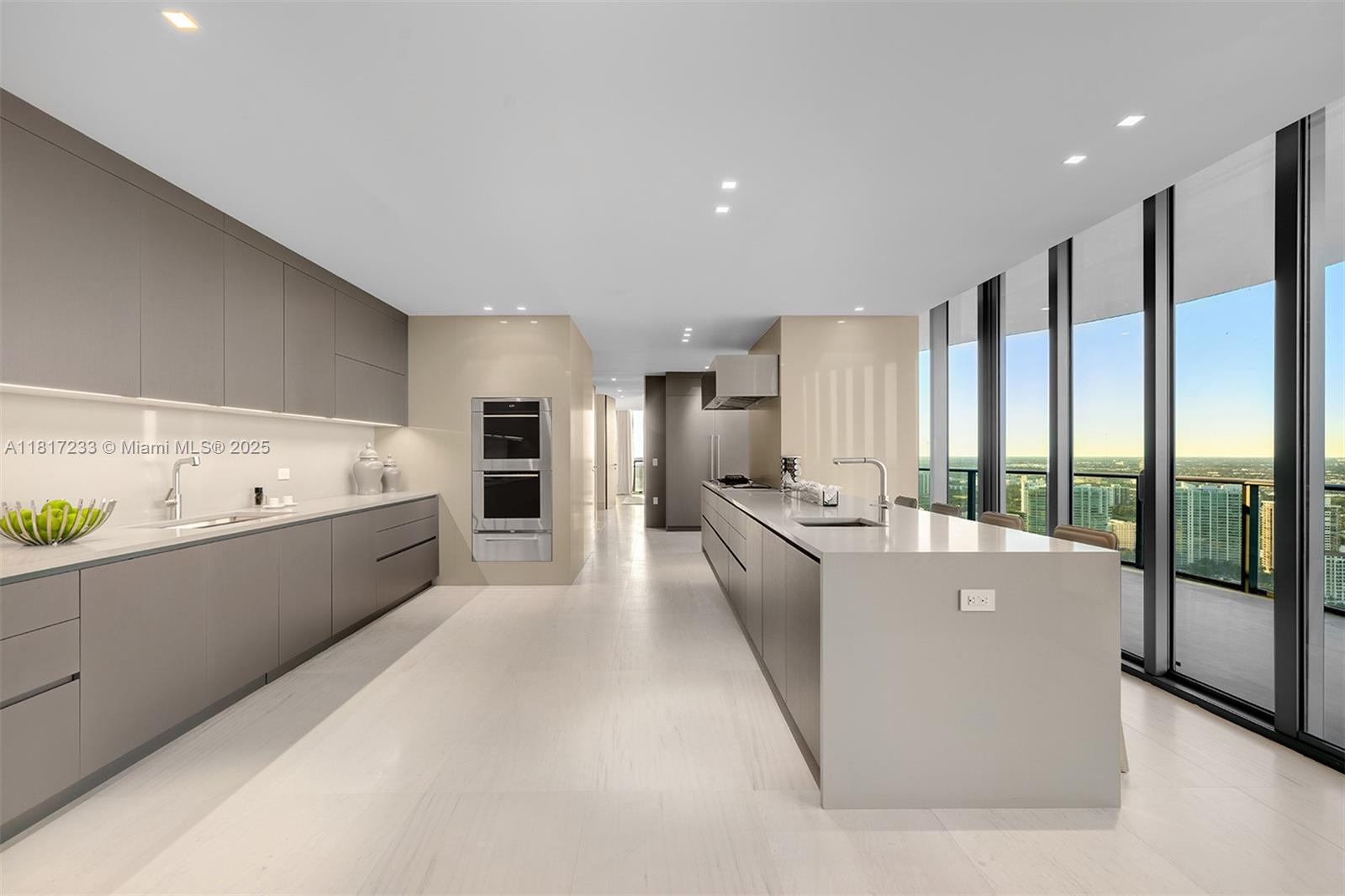 19575 Collins Ave #PH-43, Sunny Isles Beach FL 33160