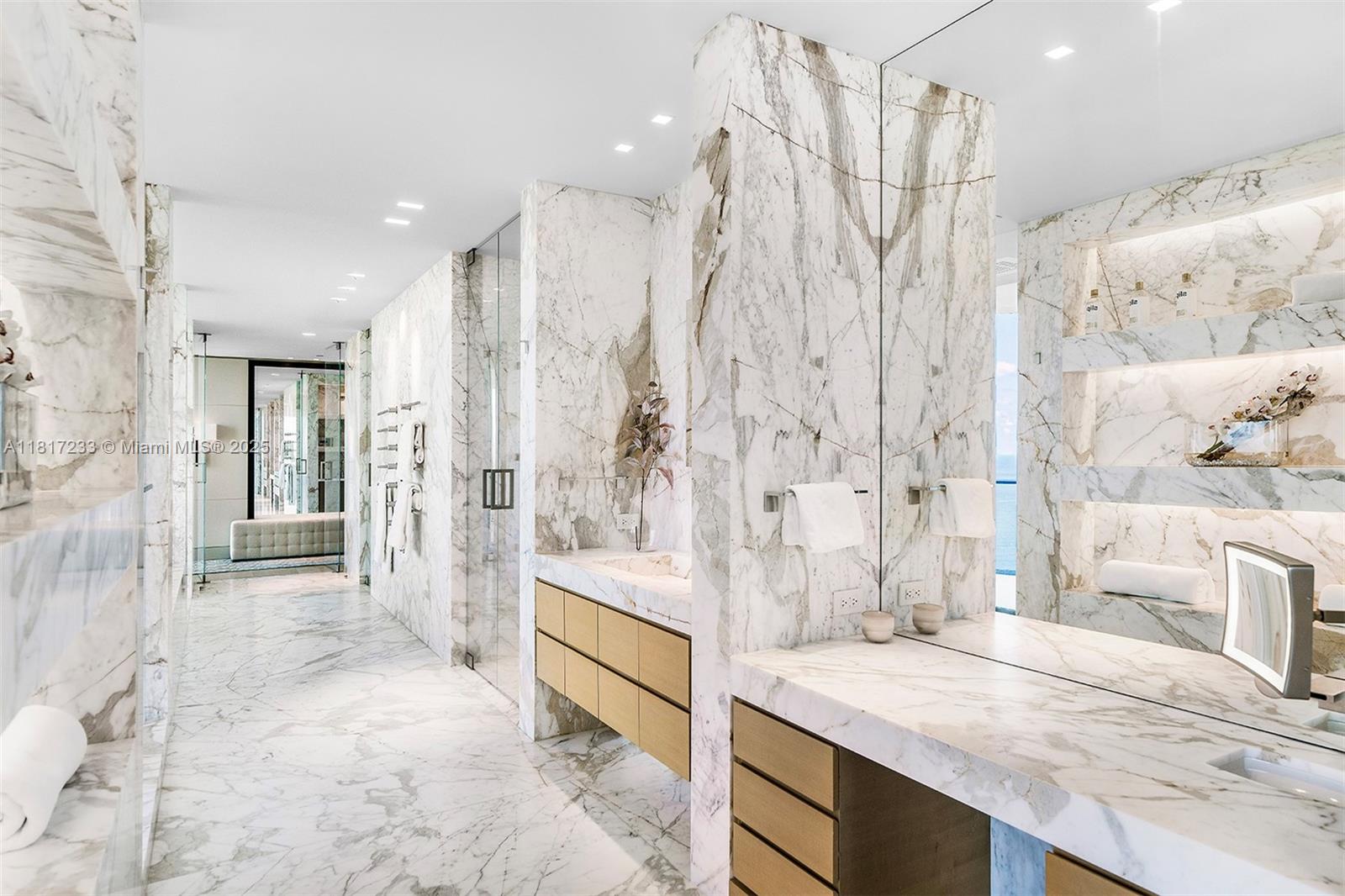 19575 Collins Ave #PH-43, Sunny Isles Beach FL 33160