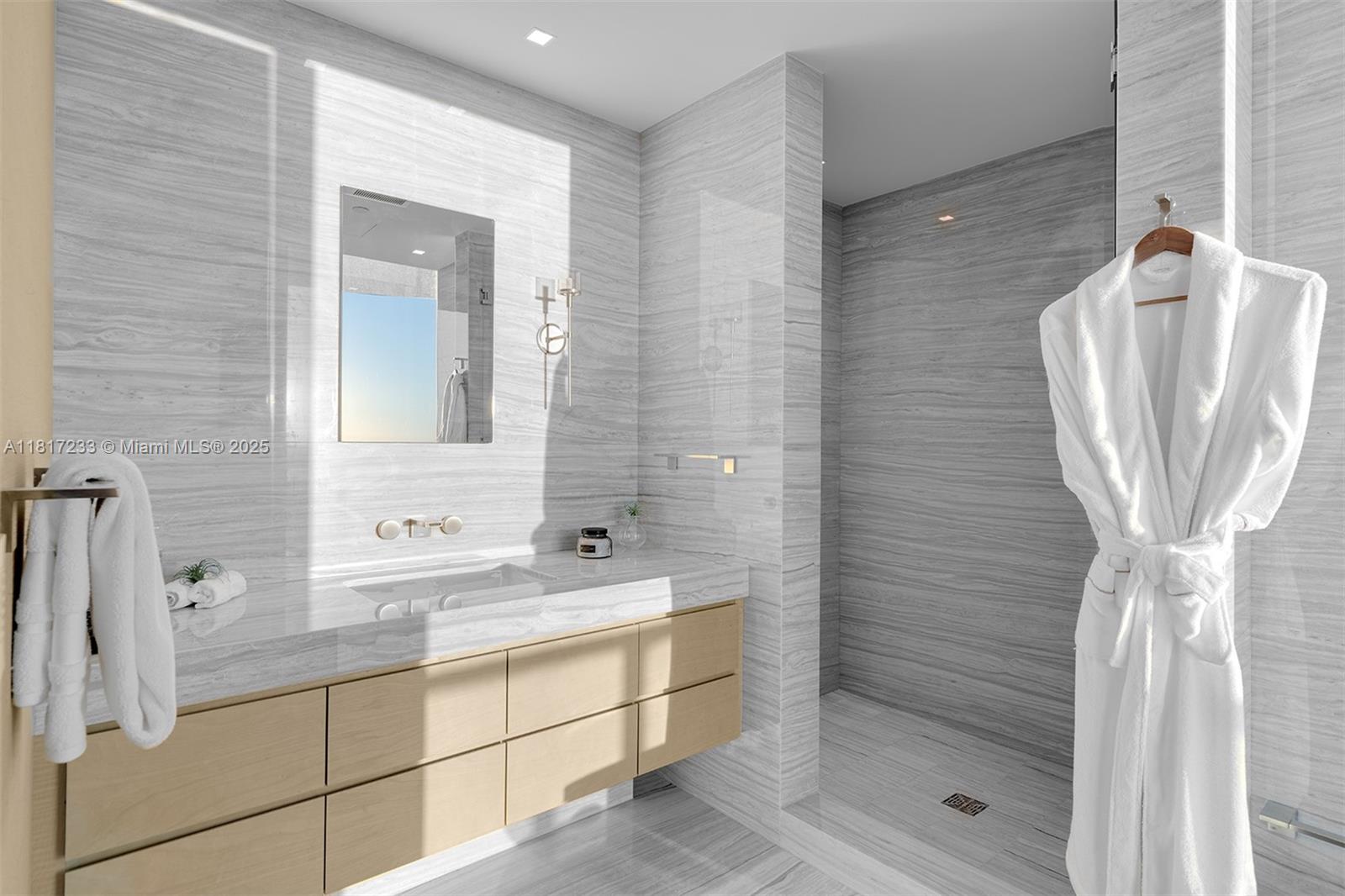 19575 Collins Ave #PH-43, Sunny Isles Beach FL 33160