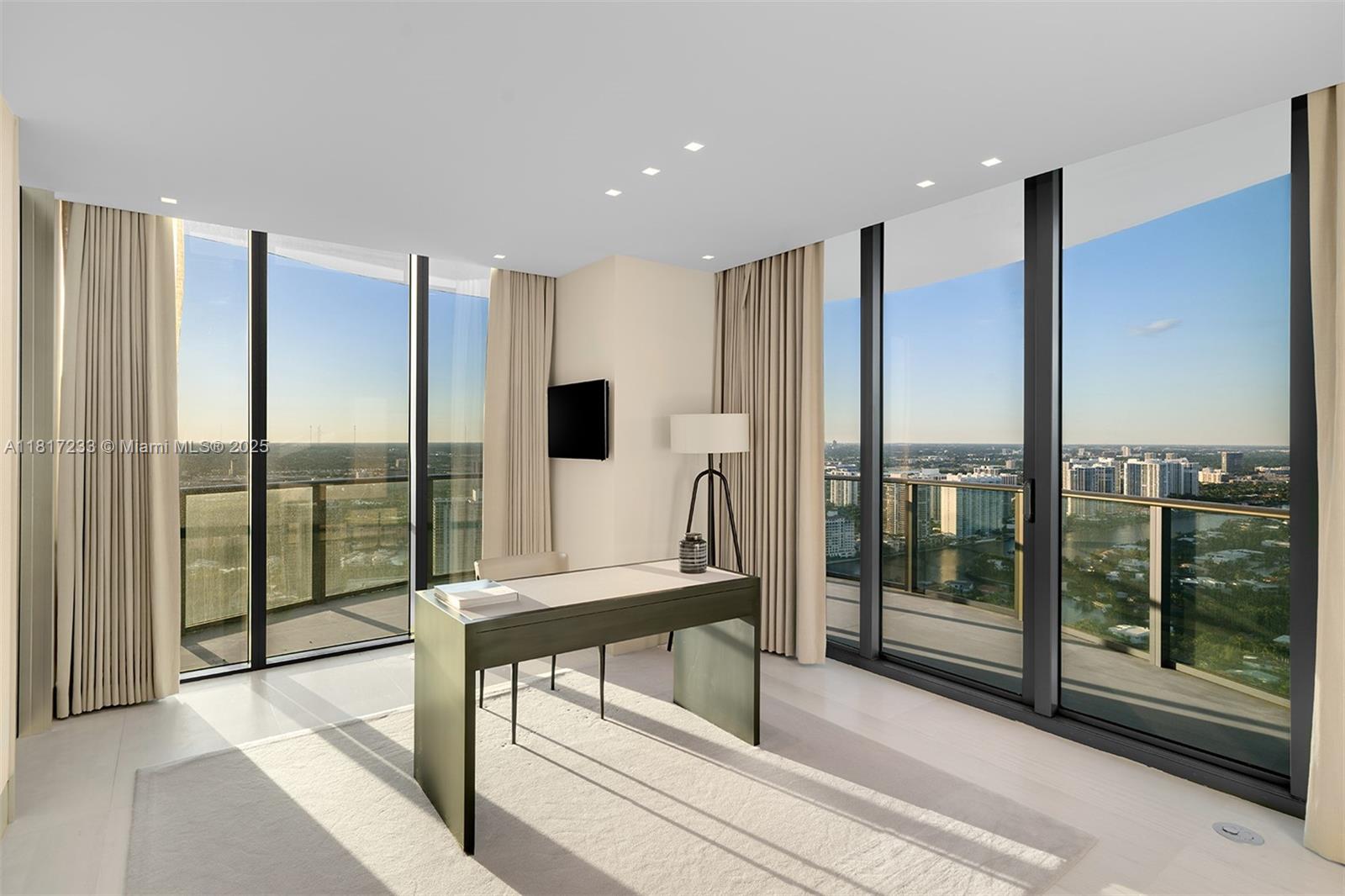 19575 Collins Ave #PH-43, Sunny Isles Beach FL 33160