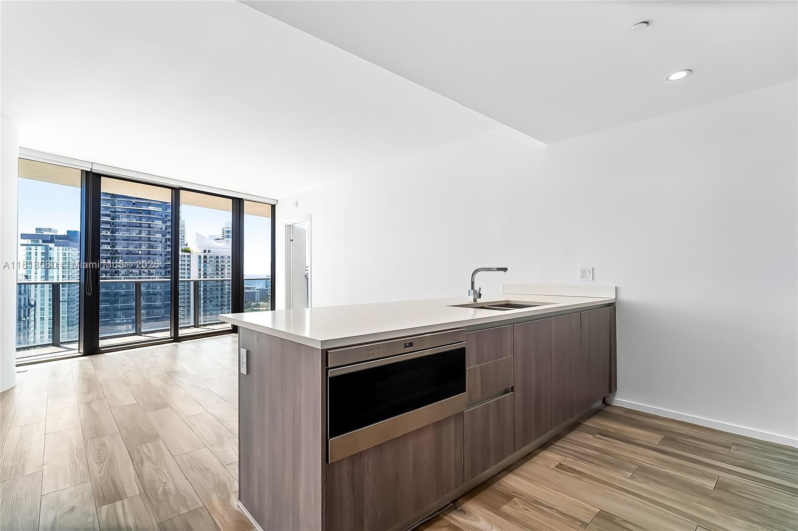 801 S Miami Ave #3704, Miami FL 33130
