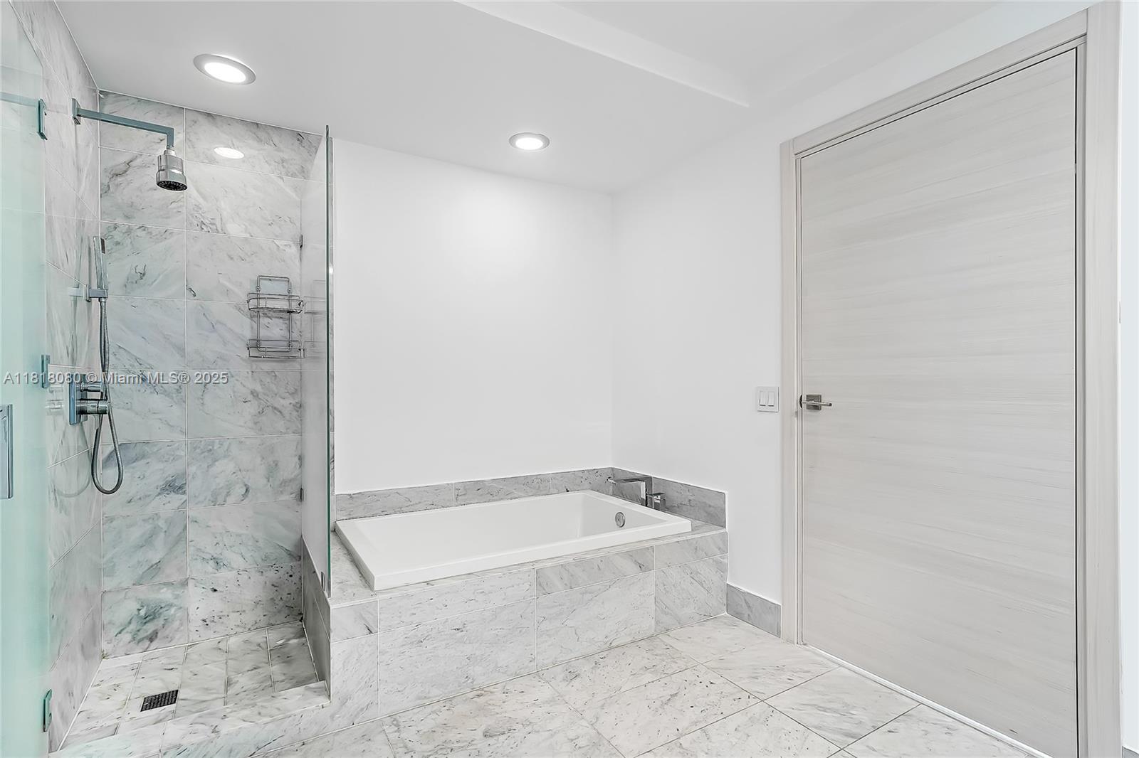 801 S Miami Ave #3704, Miami FL 33130