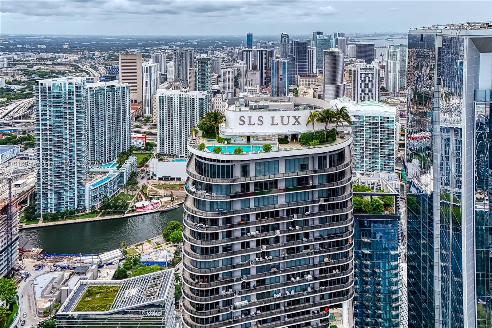 801 S Miami Ave #3704, Miami FL 33130