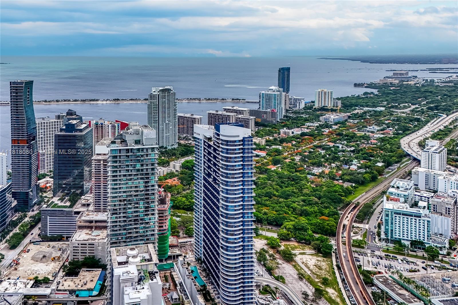 801 S Miami Ave #3704, Miami FL 33130