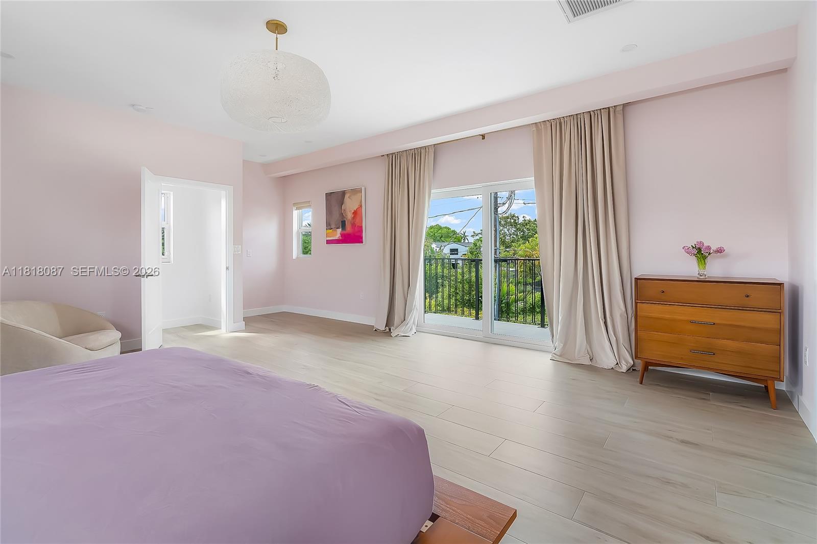 719 W 51st St, Miami Beach FL 33140