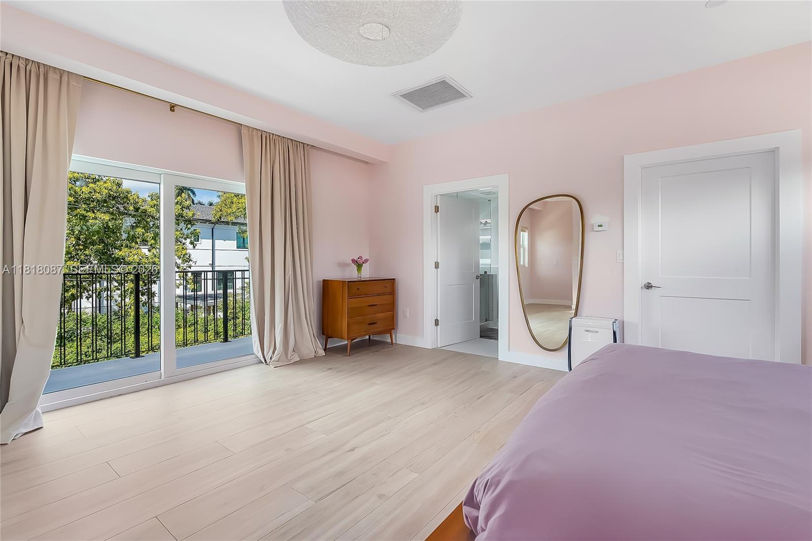 719 W 51st St, Miami Beach FL 33140