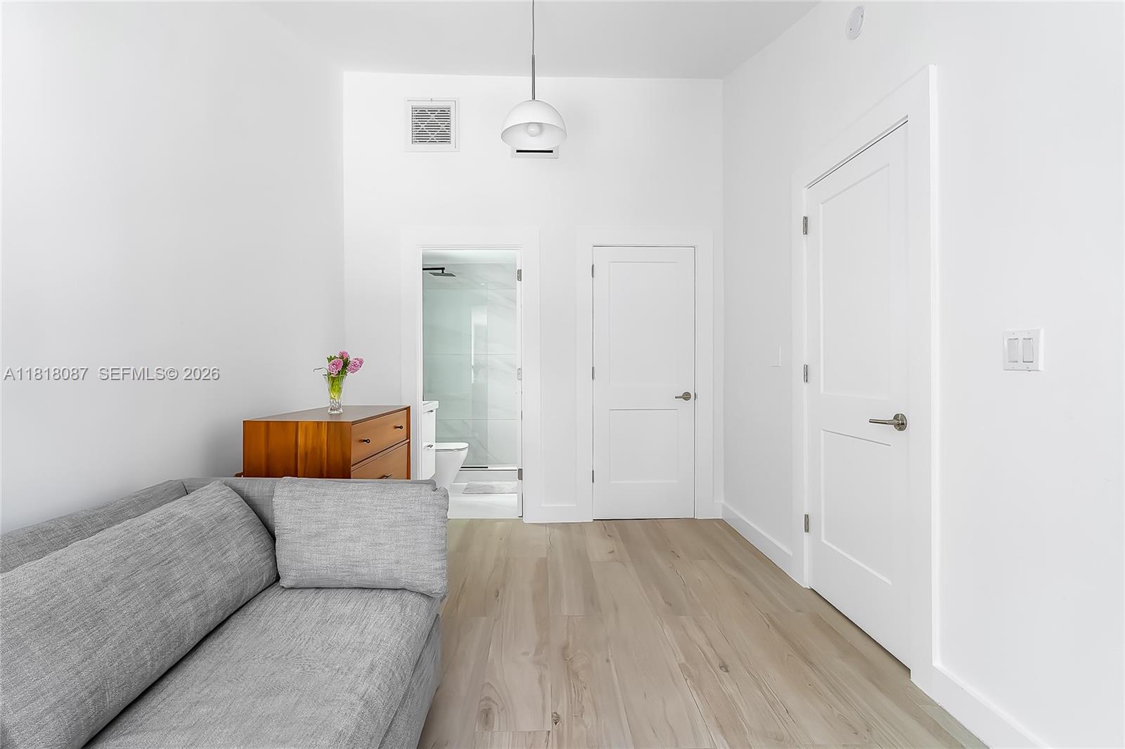 719 W 51st St, Miami Beach FL 33140
