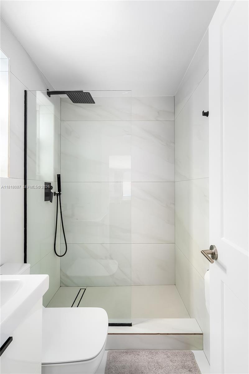 719 W 51st St, Miami Beach FL 33140