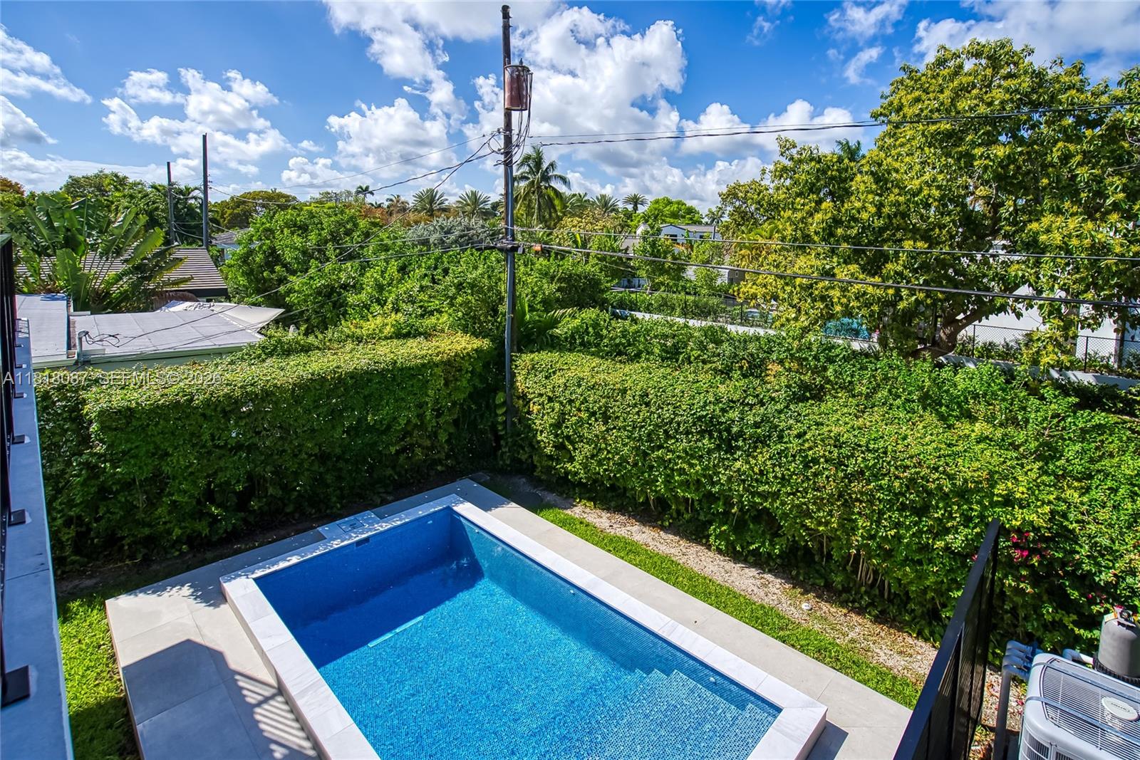 719 W 51st St, Miami Beach FL 33140