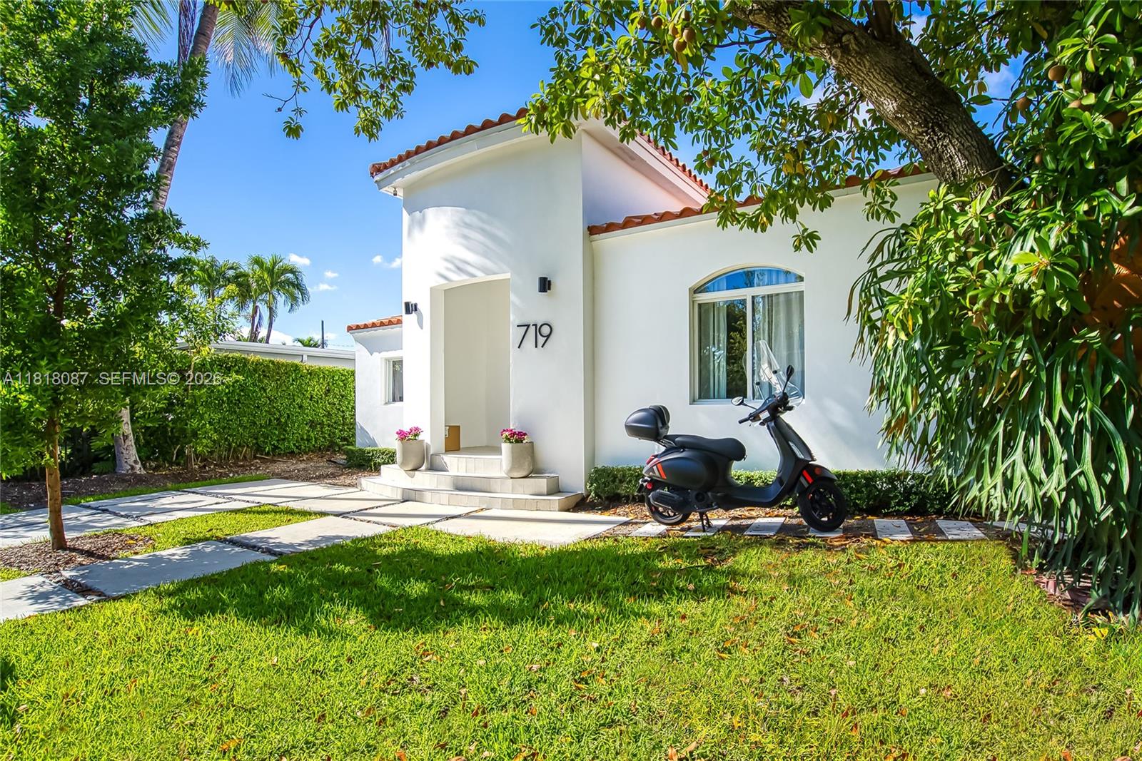 719 W 51st St, Miami Beach FL 33140