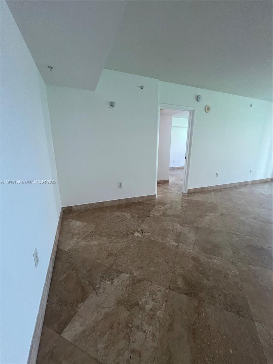 31 SE 5 ST #3004, Miami FL 33131