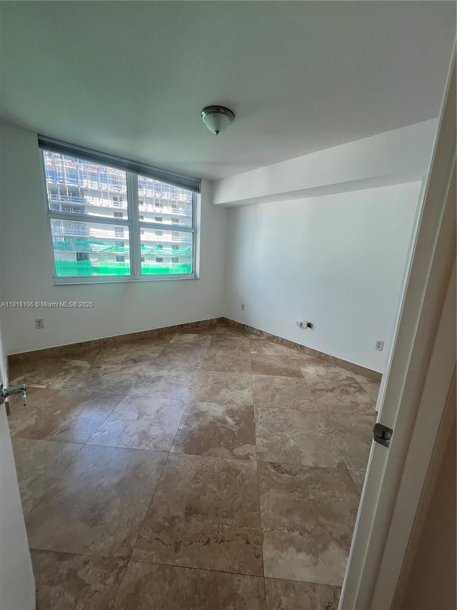 31 SE 5 ST #3004, Miami FL 33131