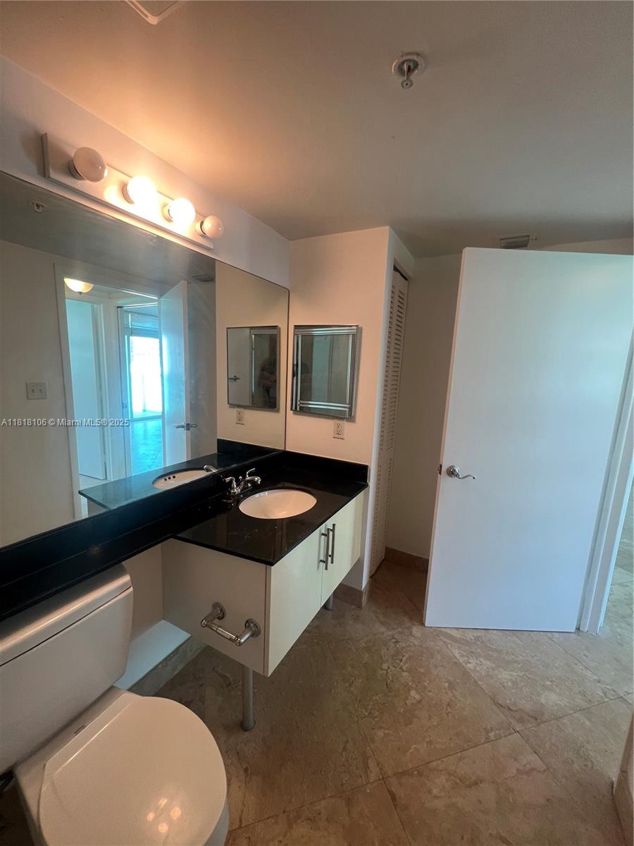 31 SE 5 ST #3004, Miami FL 33131