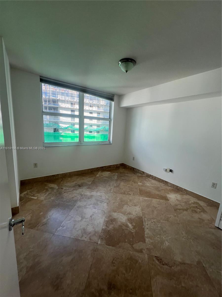 31 SE 5 ST #3004, Miami FL 33131