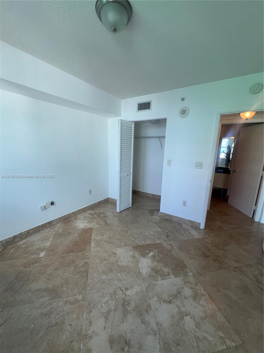 31 SE 5 ST #3004, Miami FL 33131