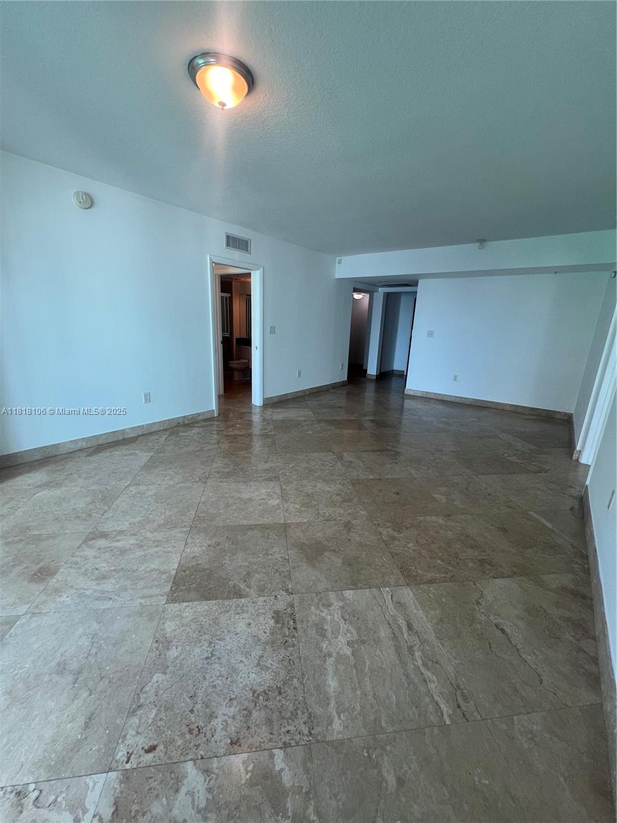 31 SE 5 ST #3004, Miami FL 33131