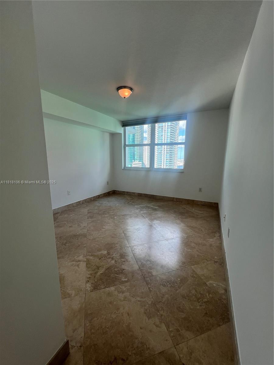 31 SE 5 ST #3004, Miami FL 33131