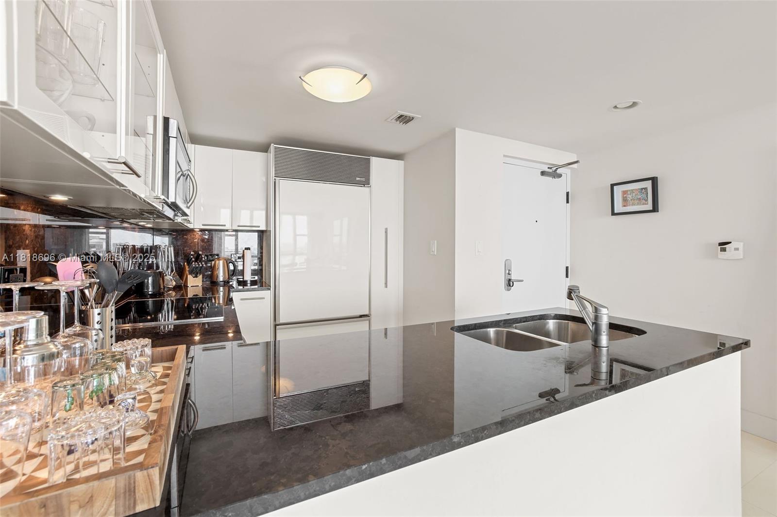 6801 Collins Ave #1401 (Door Number), Miami Beach FL 33141