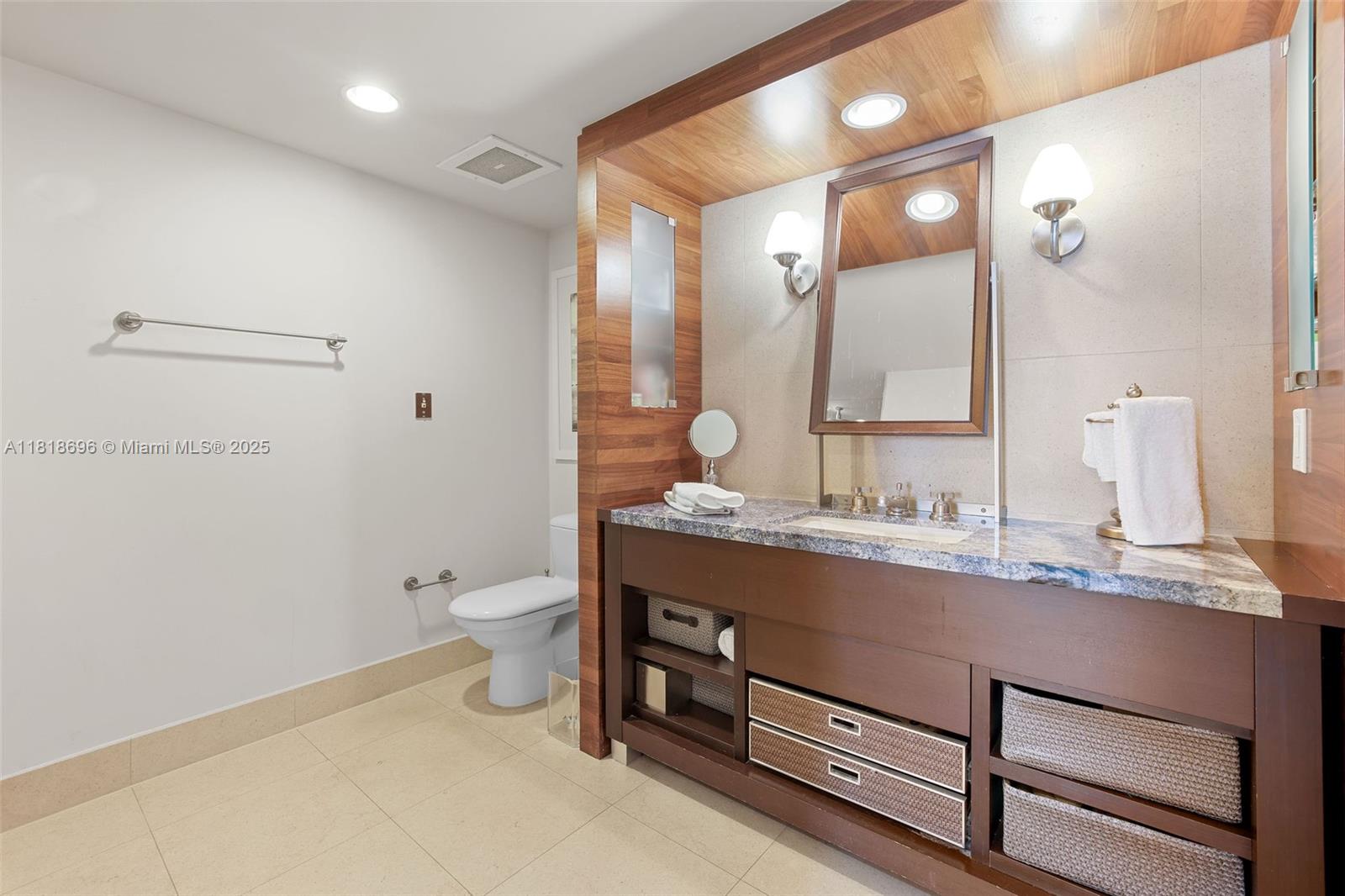 6801 Collins Ave #1401 (Door Number), Miami Beach FL 33141