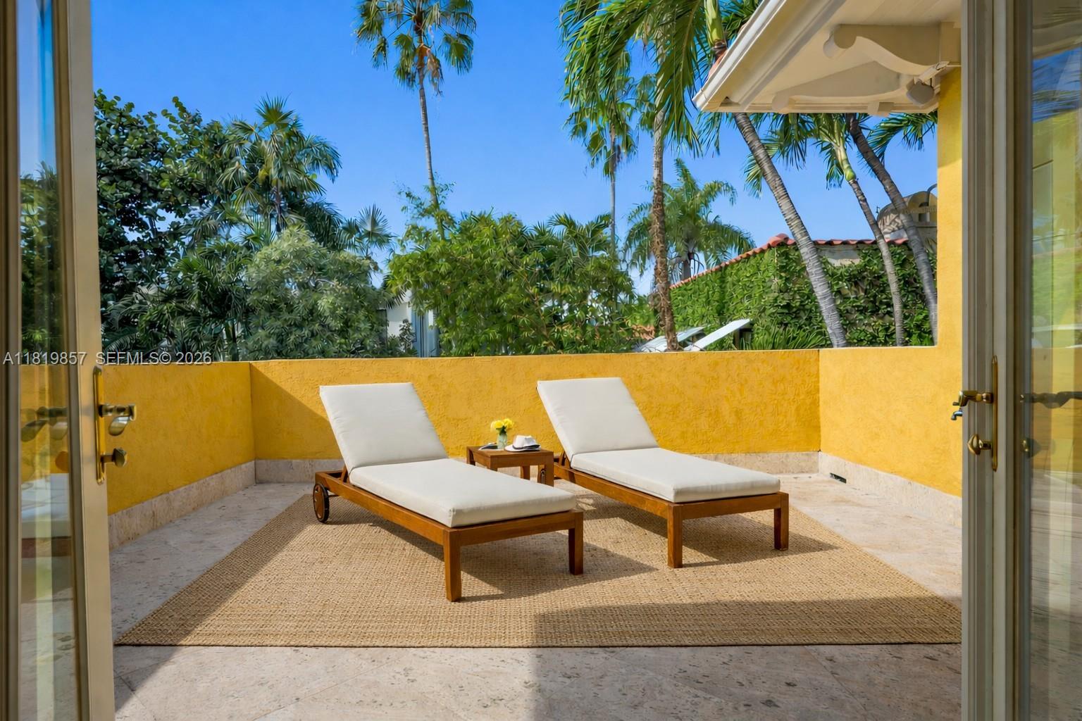 2050 Alton Rd, Miami Beach FL 33140