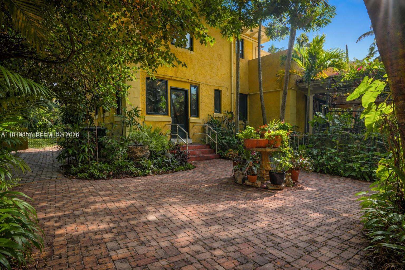 2050 Alton Rd, Miami Beach FL 33140