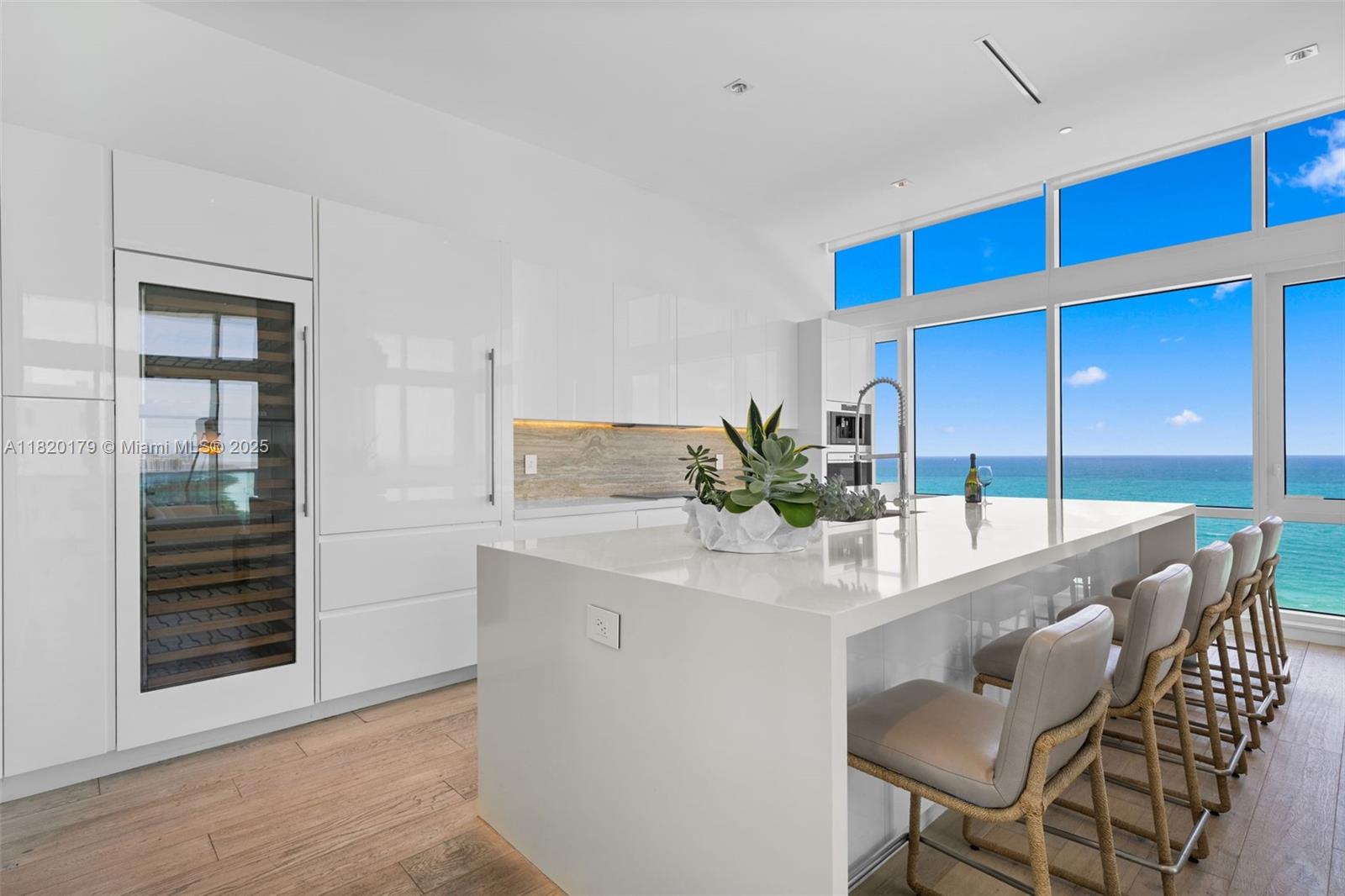 102 24th St #PH-1610, Miami Beach FL 33139