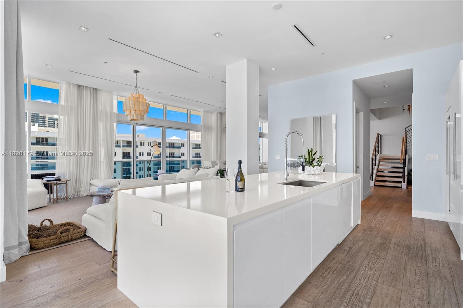 102 24th St #PH-1610, Miami Beach FL 33139