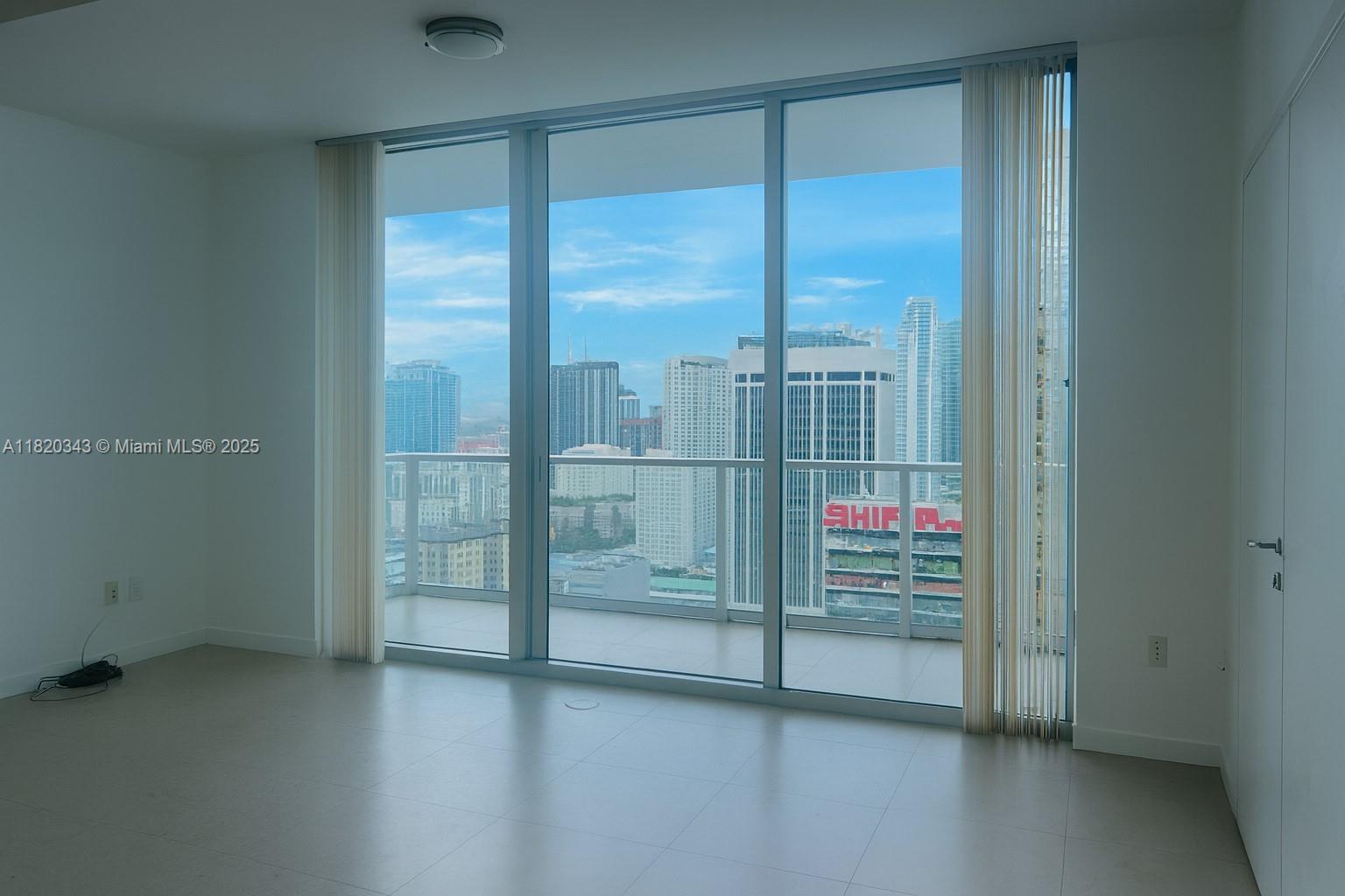 300 S Biscayne Blvd #T-2803, Miami FL 33131