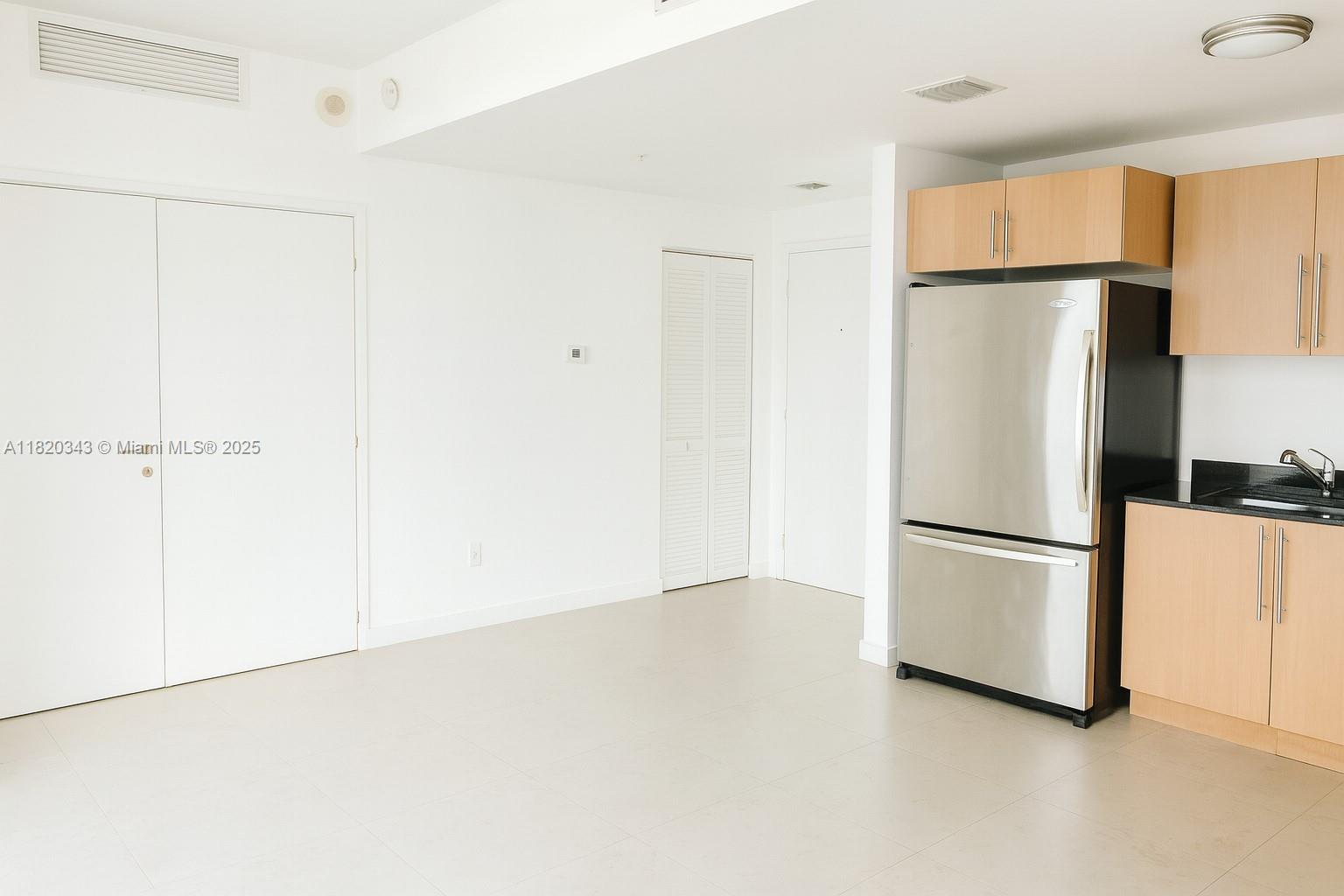 300 S Biscayne Blvd #T-2803, Miami FL 33131