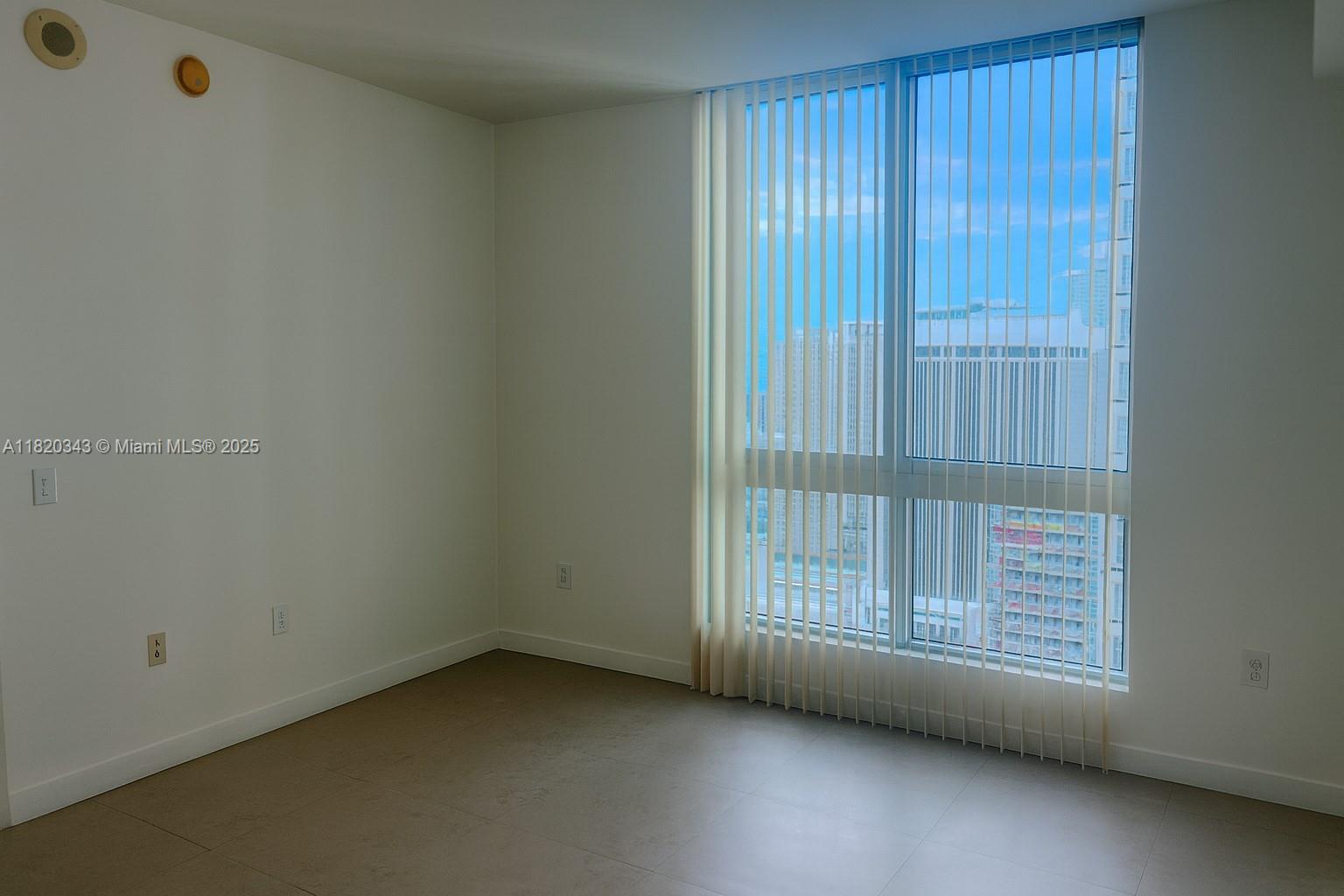 300 S Biscayne Blvd #T-2803, Miami FL 33131
