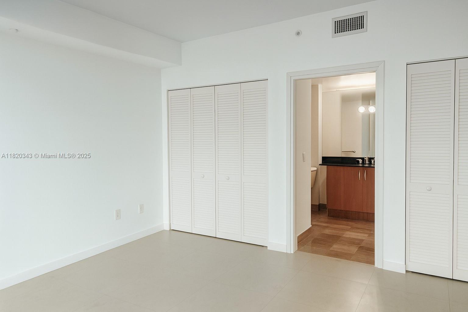 300 S Biscayne Blvd #T-2803, Miami FL 33131