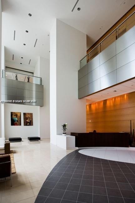 300 S Biscayne Blvd #T-2803, Miami FL 33131