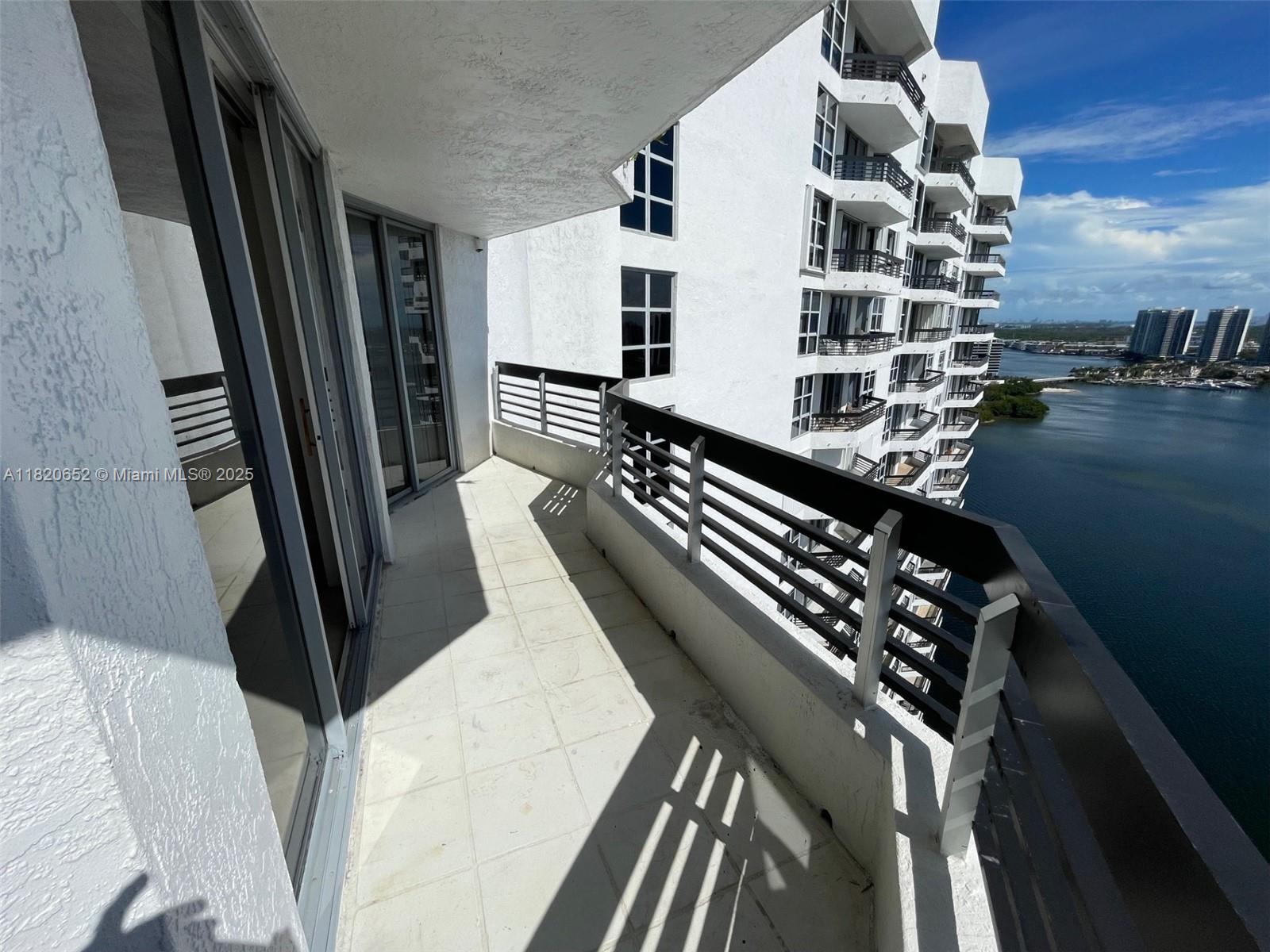 3530 Mystic Pointe Dr #3104, Aventura FL 33180