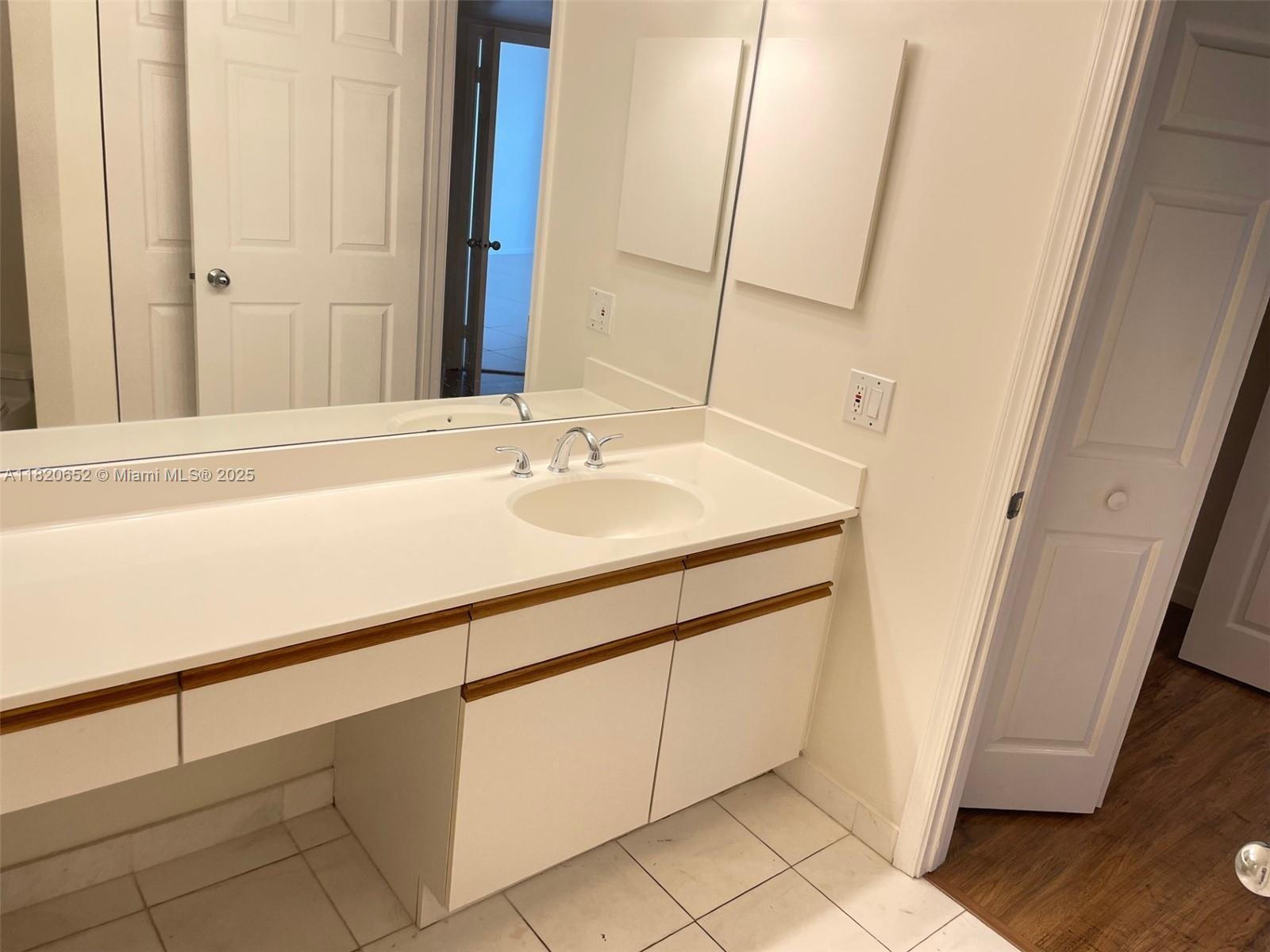 3530 Mystic Pointe Dr #3104, Aventura FL 33180