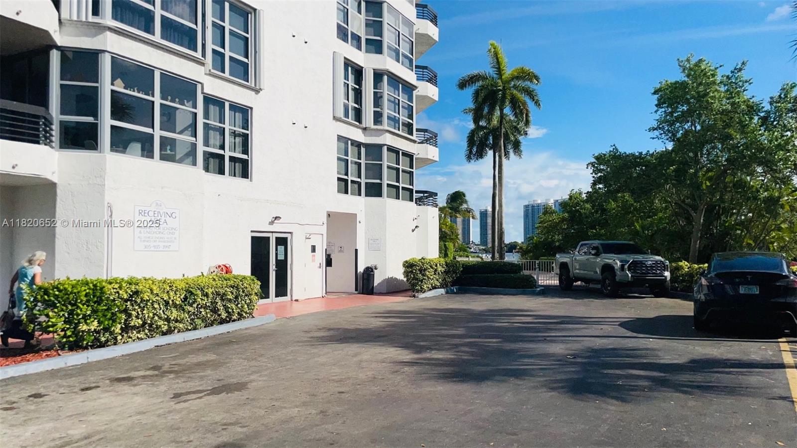 3530 Mystic Pointe Dr #3104, Aventura FL 33180