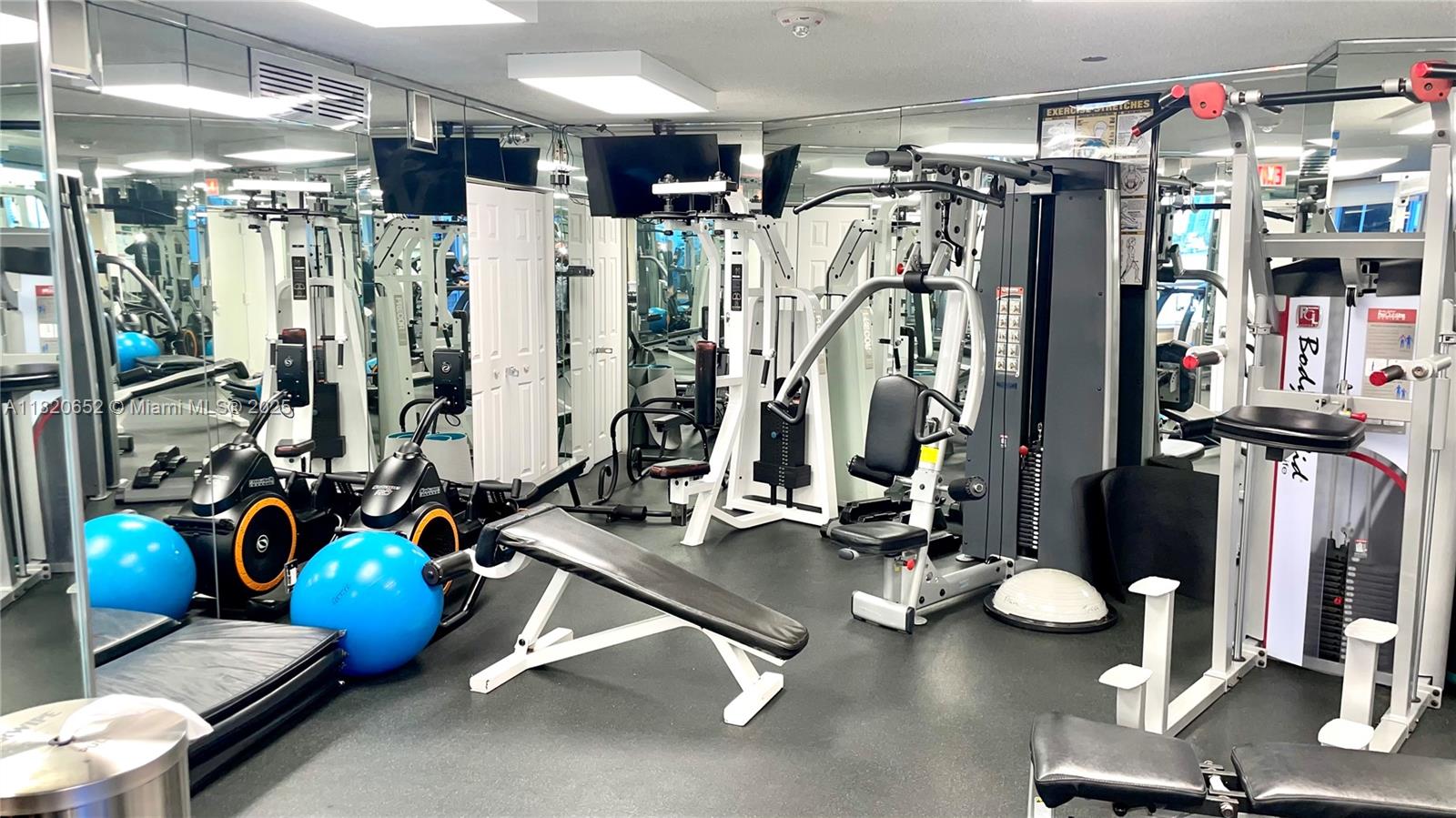 3530 Mystic Pointe Dr #3104, Aventura FL 33180