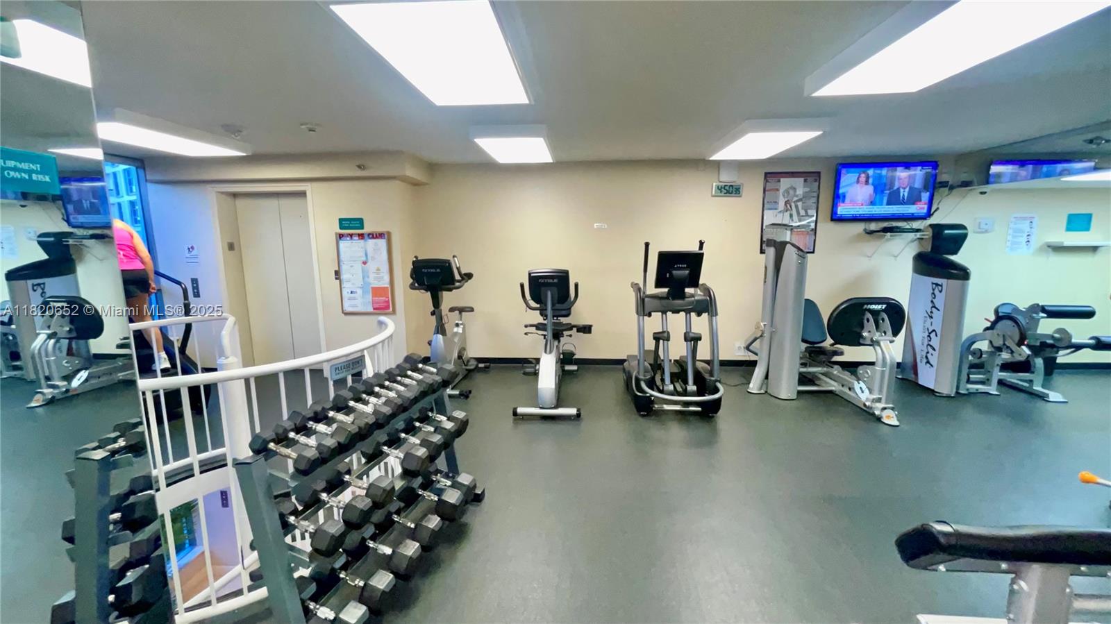 3530 Mystic Pointe Dr #3104, Aventura FL 33180