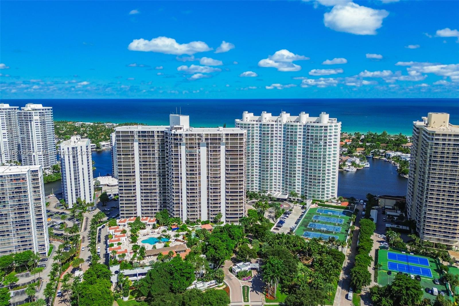 20281 E Country Club Dr #1412, Aventura FL 33180