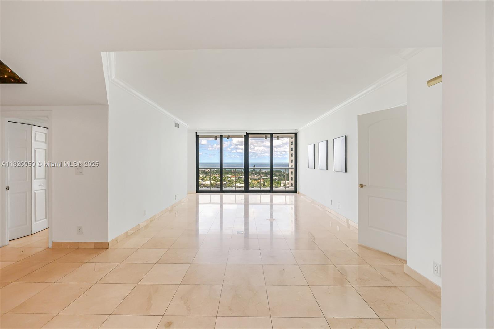 20281 E Country Club Dr #1412, Aventura FL 33180